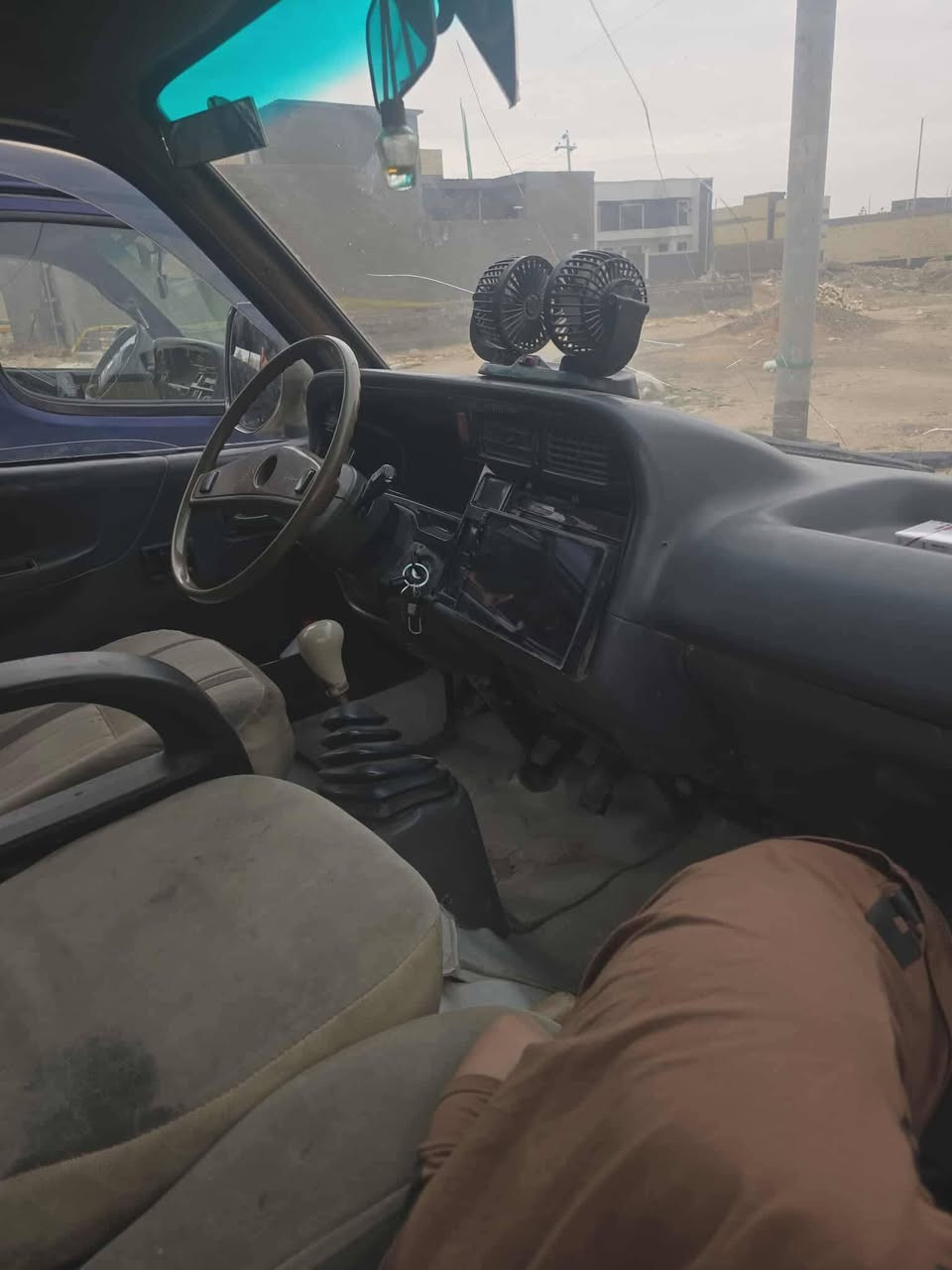 جنبي ٢٠١٣ مطلوبة مرور وضريبة وصل خط وبحث وبيها وكالة راعيها موجود
كير ومحرك ٦سلندر السعر ٤٥ وبيها مجال بسيط

***********
