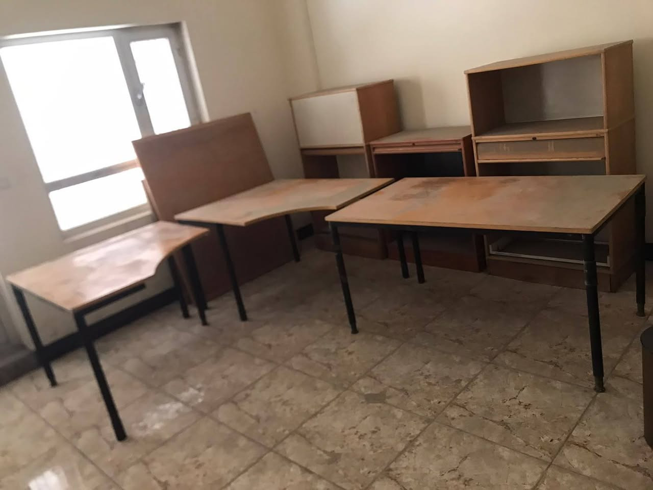 للبيع صاج كلهن ب٣٠٠
المكان الكراده 
تخم ماخذي بمليون ونص ٧٥٠ قفل تركي
واتشاب اكو***********
