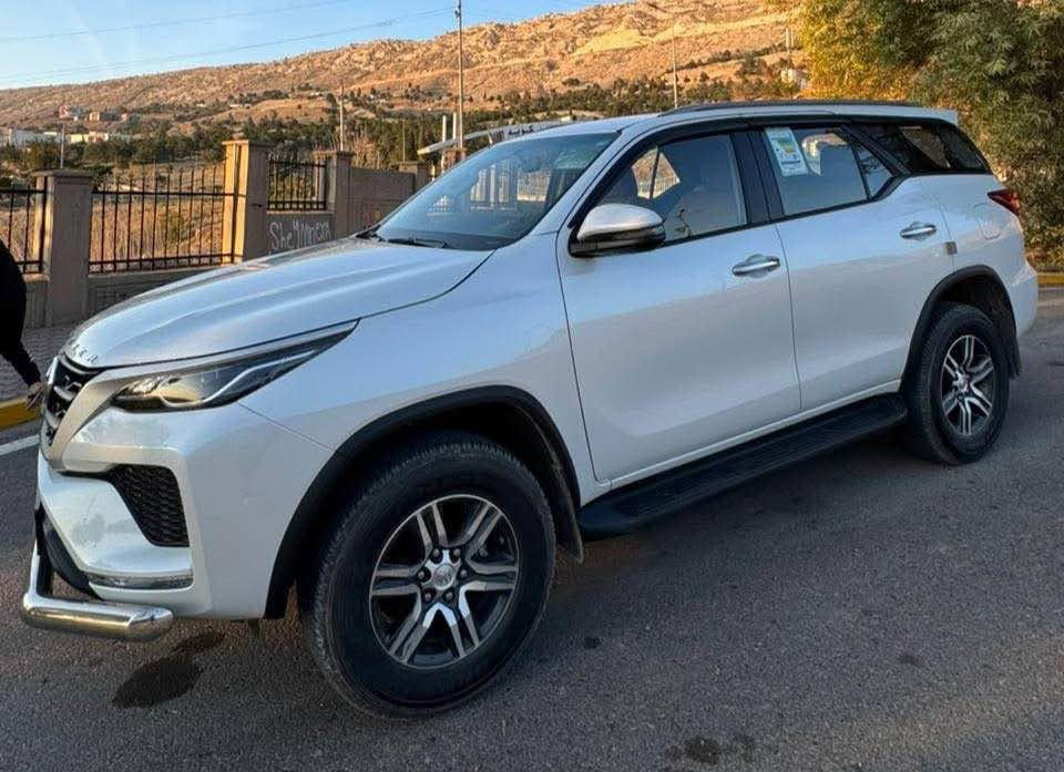 تۆیۆتا فۆرچنەر  2024  مواسەفات EXR
دوو جێی بچووك ساردی هەیە
 دەرگای پشت سەکن وە چاملخی پێشەوەی سەکن ،
 لەسەر وێنەکان دیاریم کردووە 
42000 رۆیشتووە
4 پستۆن مەکینە (محرك ) 2.7
رەقەم هەولێر/تایبەت
سفری شەریکەی سەید نەهرۆیە 
رەنگ سپی سەدەفی 
سێ ریز کوشن ، 7 نەفەر
گێر ئۆتۆماتیك / دەبل گێر 
دەبل ئەکسڵ  ‏4x4 حەساس  کامێرای دواوە 
سەنەوی و ژینگەی نوێیە 2029

8 ئێرباگ / پێشەوە و لایەکان 
تحدید سورعە
لایتی لید و زینۆن 
قەبارەی تانکی بەنزین 80 لیتر 
تەبرید مەرکەزی 
شاشە لەمس و CarPlay
پێش و پاشی هۆك دانراوە 
هەرسێ ریز کوشن جلد کراووە
نرخ / 290 $ و معامەلە
ژمارەی خاوەنەکەی 
***********
ڤایبەر و وەتسئاپ أربيل, العراق
