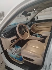 سقف بانوراما • شاشة 10.1 • ٧ راكب