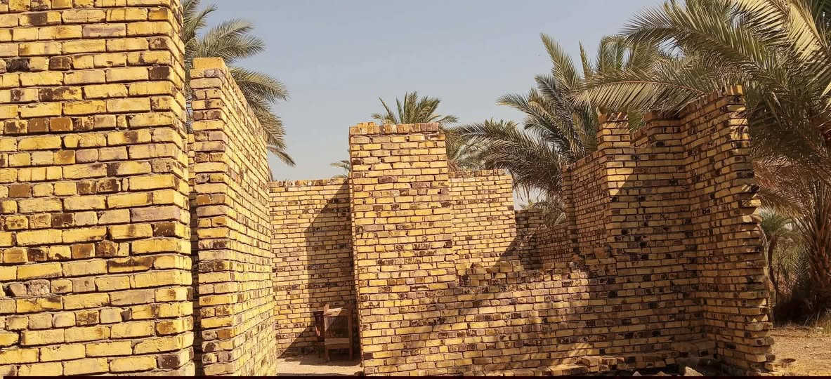 دونم طابو صرف زرعي سند 25
مع بيت كامل بناء حديث مع هيكل غير مسقف 
من ضمن دونم 
امام البيت حديقه وبستان خلف البيت يحتوي على نخيل حمال وحمضيات وتين 
الموقع شارع الرئيسي للعلويه شريفه بنت الحسن طريق بني ساله على شارع رئيسي مباشرتآ منطقه سكنيه مولد خط ذهبي مدرسه قريبه على بيت تبليط باب البيت ماء سقي واساله متوفر
للستفسار اكثر ***********
