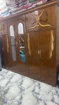 من رخصت الادمن غرفه مستعمله نضافه  حلوه جربايه وياهه وميز ابو مرايه وغ...