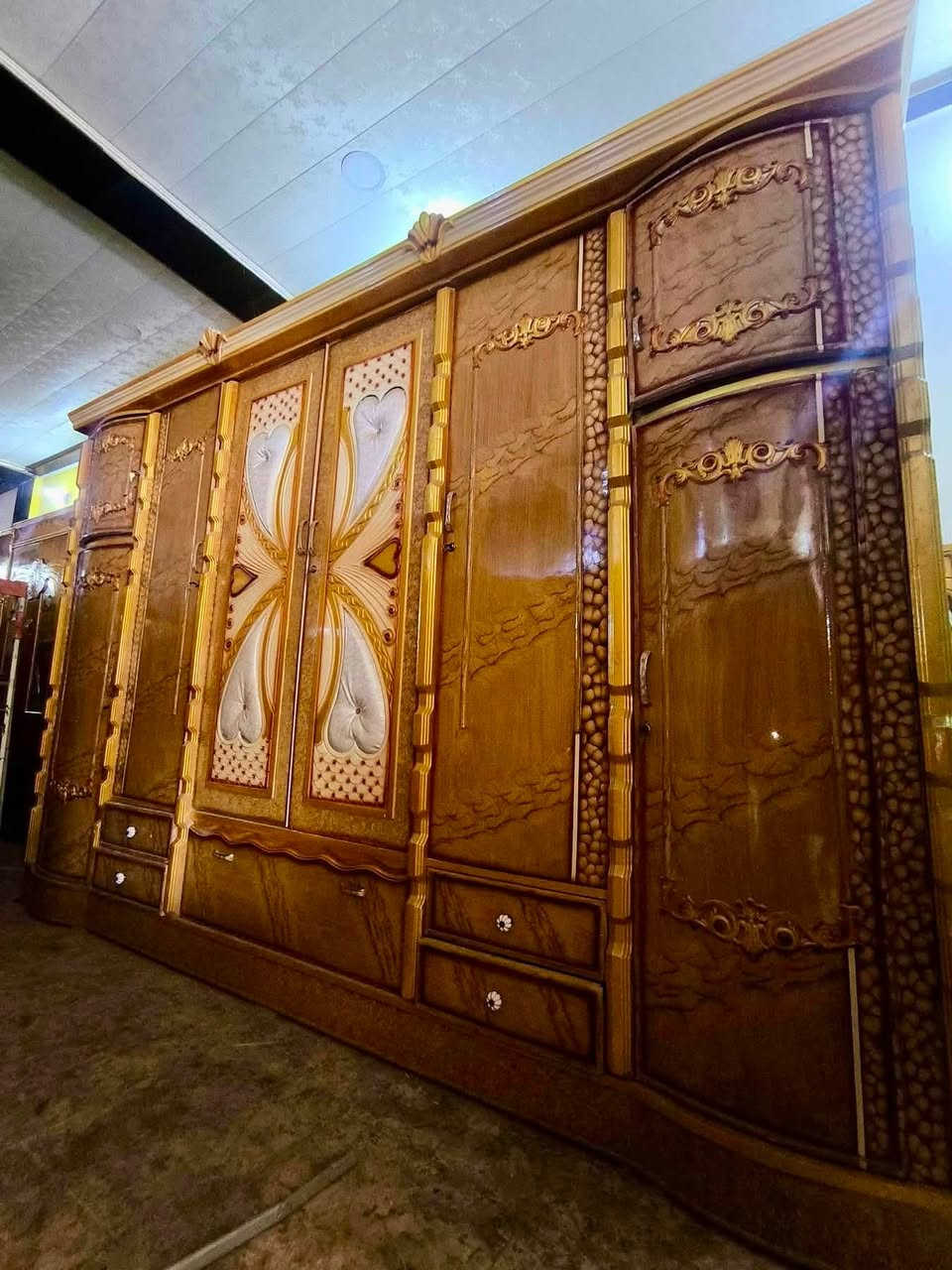 السلام عليكم غرفة نوم صاج حطاطة صبغ حراري تصميم تركي شغل مرتب اخو الجديد فول بسعر 850الف وبيها مجال للطيبين عنوان بعقوبة كاطون شارع المدارس مزاد ضي القمر استفسار خاص او الرقم ***********
