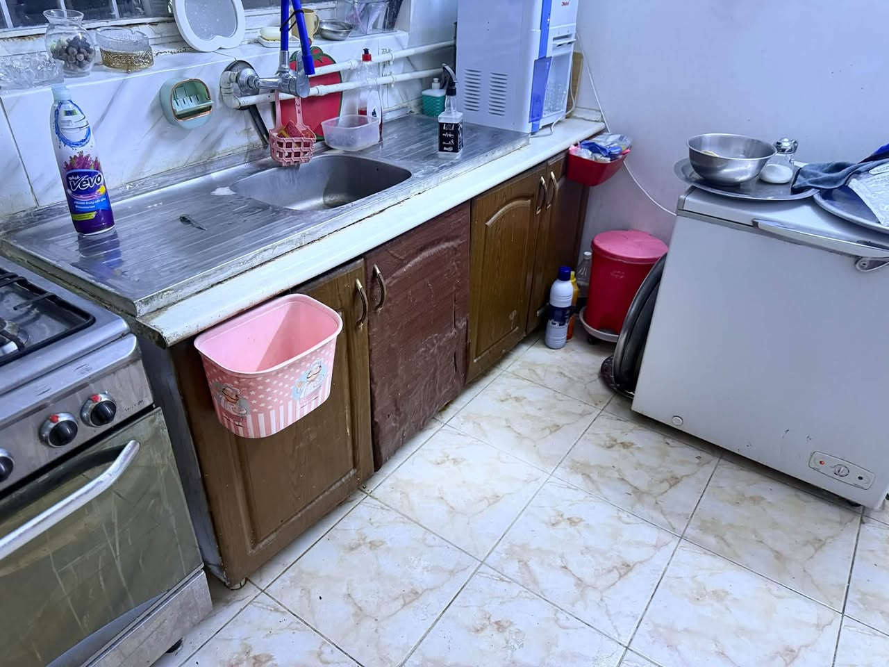 كاونتر للبيع العنوان بغداد الدورة السعر المطلوب 250 الف
السنك 2 متر والملحق والأرضي 3.25 م التواصل عبر الرقم *********** بيه وتساب
