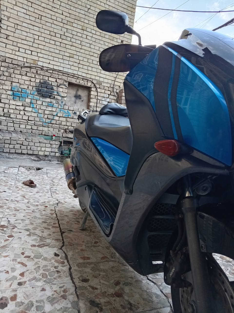 دراجه فاز رقم وسنويه بغداد السعر ١٨ كفاله عامه بيهه فقط كلجات للاستفسار *********** العنوان بغداد حي أور
