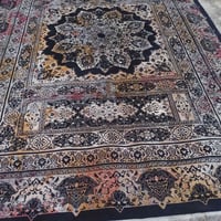 عندي زولية للبيع نضيفة كلش إيراني 3*4 مستخدمة قليل كلش ب٢٥٠ بيهة مجال ...