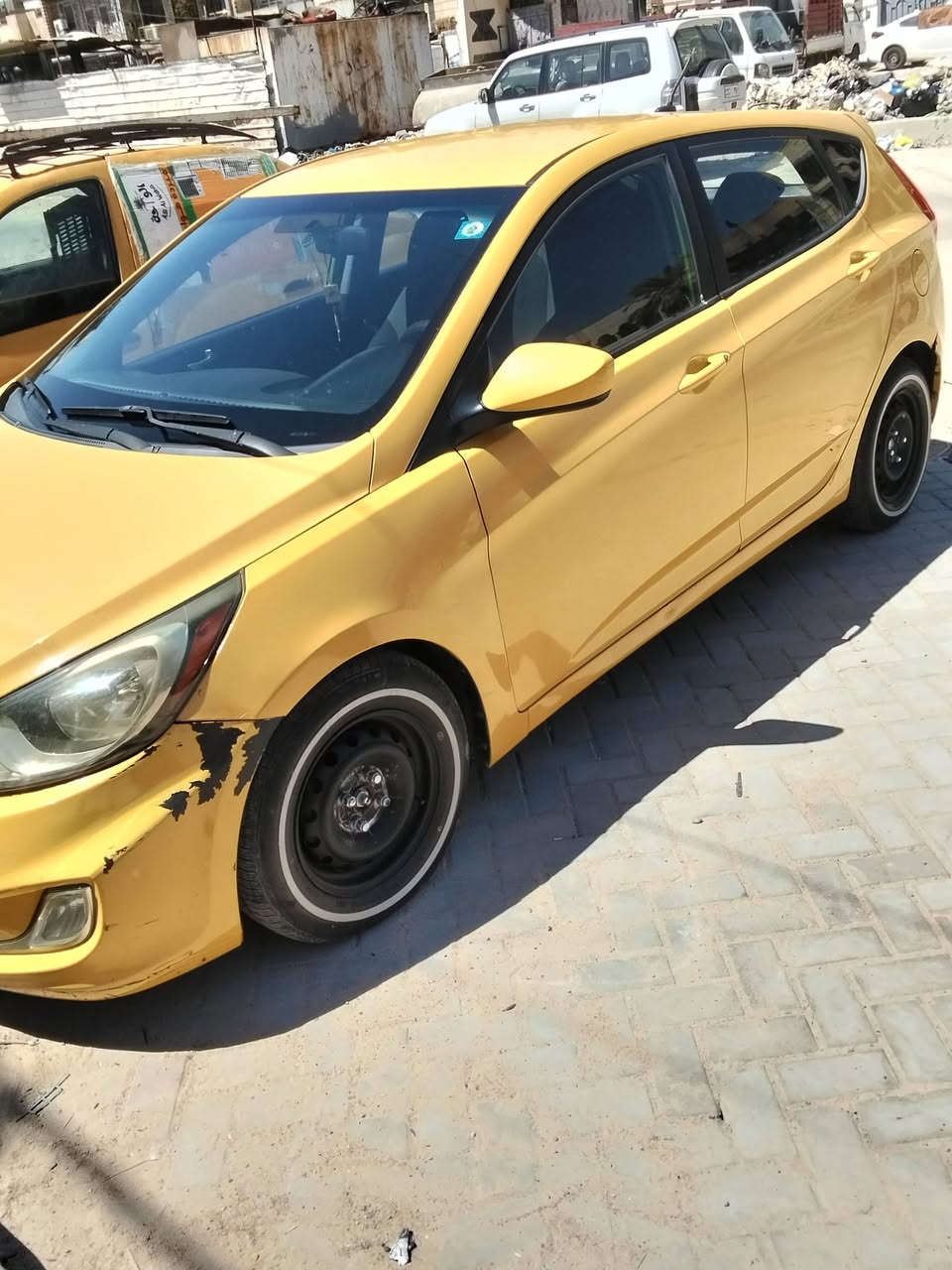 سلام عليكم اكسنت هاج باك مديل 13وارد أمريكي ضربتها بامريكا دعاميه فقط وبيها ضربه بسيطه بين الباب والجاملغ بدون دواخل مكفوله ***********
