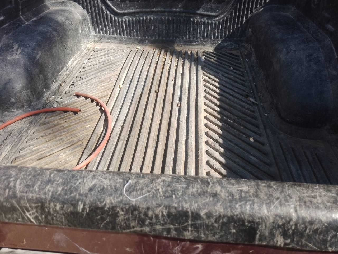 سلام عليكم سياره بيكب جنبي موديل 2010بسمي سنويه.  2030رقم دولي كير مكينه الكسل   جيدات  ولكشر شوف بعينك. لسعر40.   بغداد.  ***********
