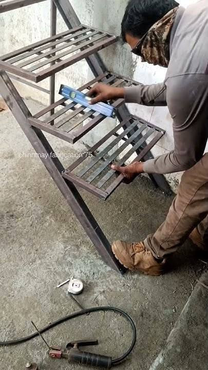 🔨 حدادة ولحام بأعلى مستويات الدقة والإتقان

ننفذ جميع أعمال الحدادة:
✔️ أبواب حديد
✔️ سياجات
✔️ شبابيك
✔️ مظلات وكراجات
✔️ أعمال حسب الطلب

جودة مضمونة وأسعار مناسبة 
​لا تشتري حديد رخيص وتندم بعد سنة!.. اشتري المتانة وراحة البال 🛑🔩
​بيتك هو أمانك، ولأننا نخاف على أمان بيتك، نقدملك أقوى أعمال الحدادة 🛠️🎨
​أسعارنا واضحة وبدون أي تكاليف مخفية:
​✨ ليش تختارنا؟
1️⃣ دقة بالموعد (نسلمك باليوم المتفق عليه).
2️⃣ صبغ أساس مقاوم للزنجار (الصدأ).
3️⃣ تشطيب نظيف ومظهر عصري.
​👇 (شاهد نظافة شغلنا في الصور) 👇
📞 للحجز أو الاستفسار، ارسل لنا رسالة أو اتصل على: [***********]
العنوان حي الجامعه قرب البيطره

