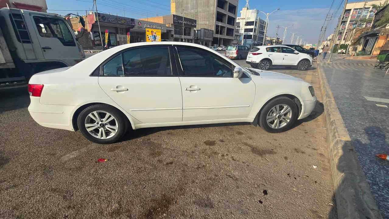 سوناته موديل ٢٠١١ خليجي كفاله عامه بيه بس بارد قليل بجاملغ الخلفي حداديه تخم تاير فتحه سقف سياره فول رقم بصره 
لتواصل اتصل ***********
مكان سياره ذي قار قضاء الفهود 
سعر ١٢٠$وبيه مجال اني مكلف بنشر￼
