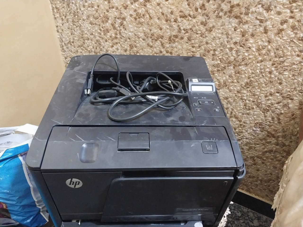 طابعة hp ابيض واسود للبيع مشكلتهه يطلع ورق محشور ماعرف شنو عطلهه...
السعر ٣٥ ألف . مكاني الناصرية/ مركز
***********

