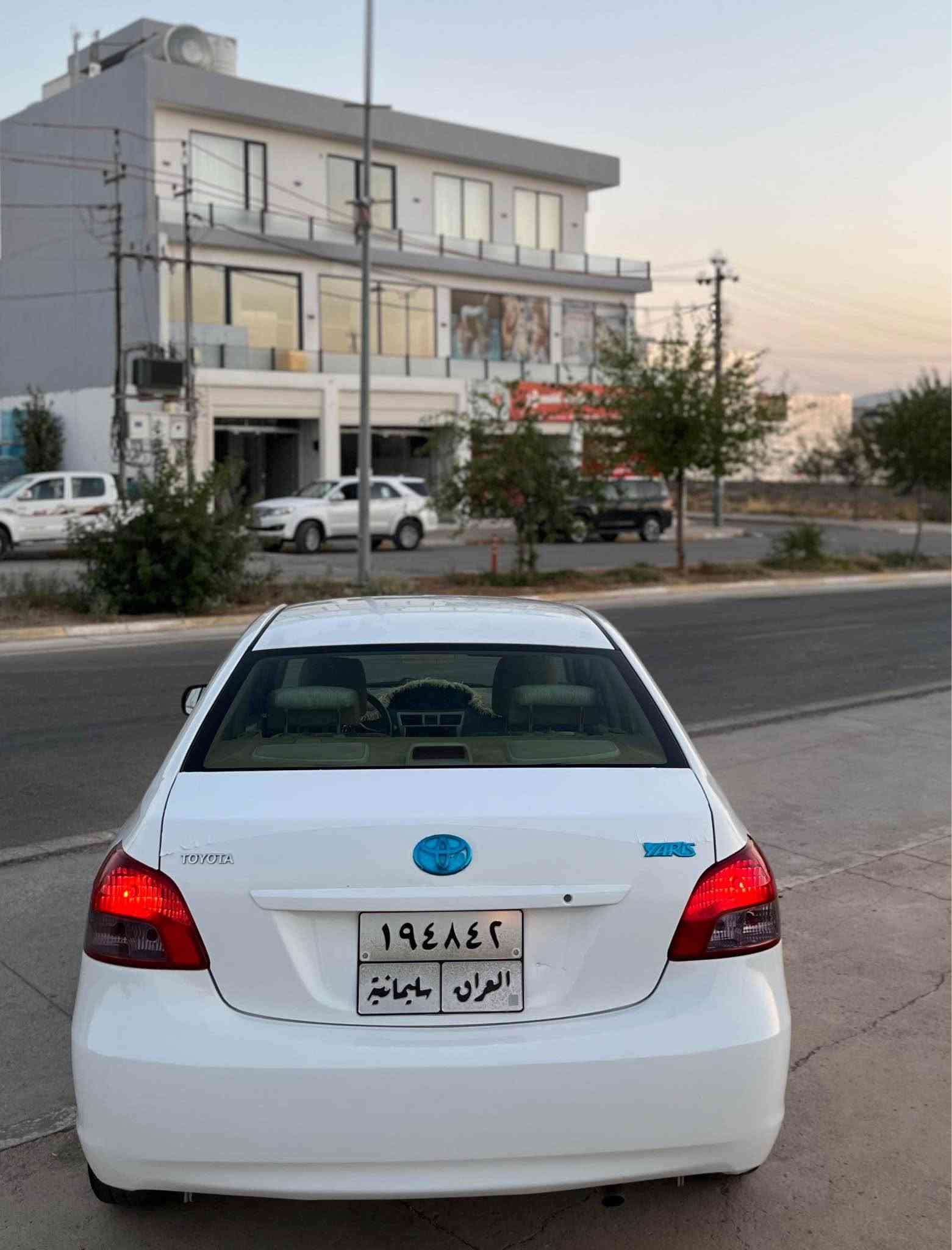 بەناوی خوای گەورە

یارس مۆدێل ٢٠١٣ بێ بۆیاخ 
سەیارەکە هەموو گیانی لەسەردەقی شەریکە ماوەتەوە گێڕ و مەکینەو تەبرید و تەقەو ڕەقەی بەشەرت
دەبڵ گێچ و ئەی بی ئێس مەکینە 2NZ
سەنەوی بەسەر چوە بەناوی خۆمەوەیە بەشەرتی تەحویل و غەرامەو بڕواوەو هەموشتێک
نرخی ٨٤ گەڵاو معالە 
تکایە هەموو شتێکم نوسیوە 
مشتەریت تەلەفون بکە لەخزمەتتام
سەیارەکە لەپیرە مەگرونە
ژمارە موبایل
***********770 196 70 37
ڤایبەر و وەتس ئەپی لەسەرە السليمانية, العراق
