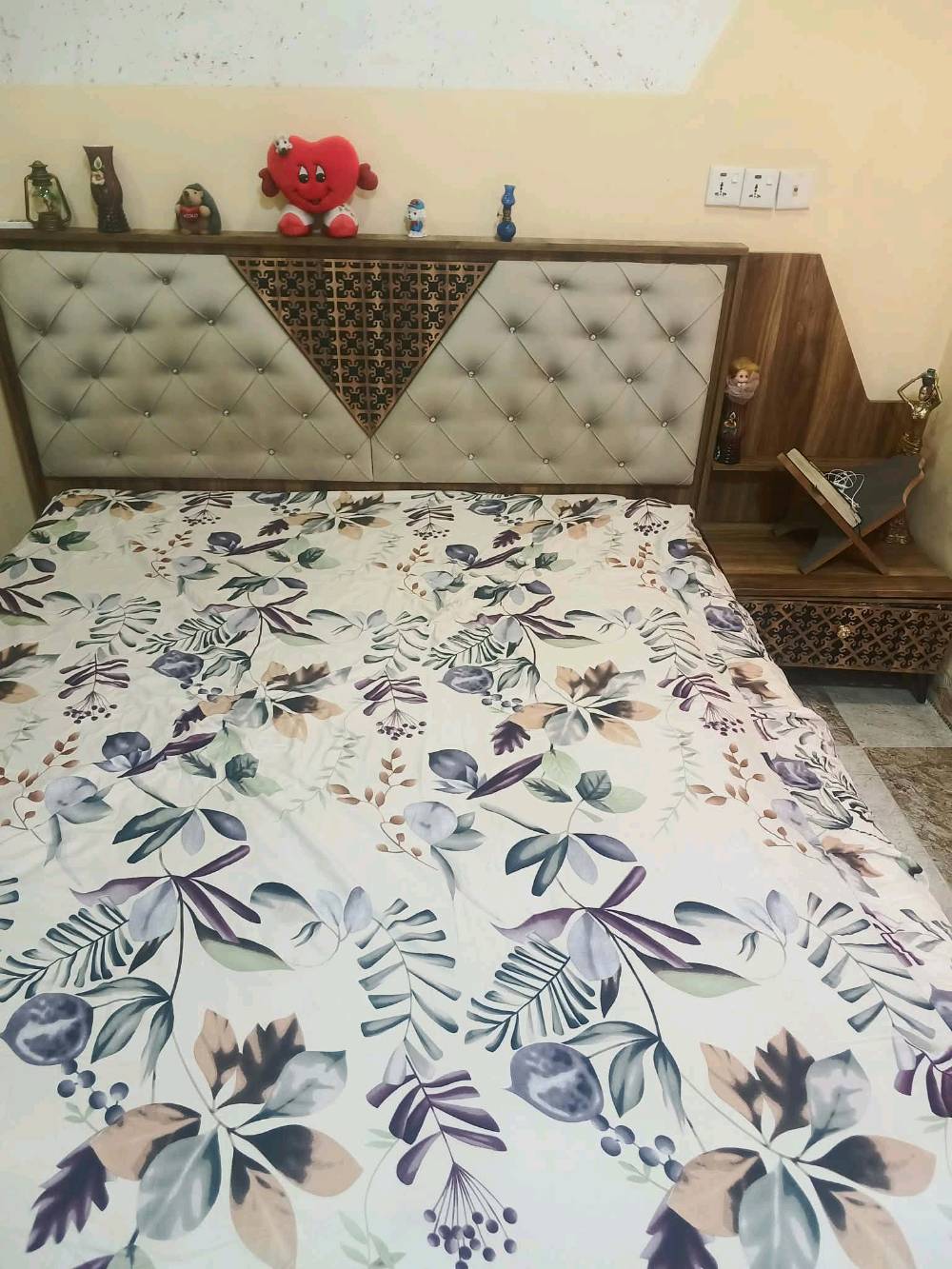 غرفه اخشاب • نضيفه • ٧قطع