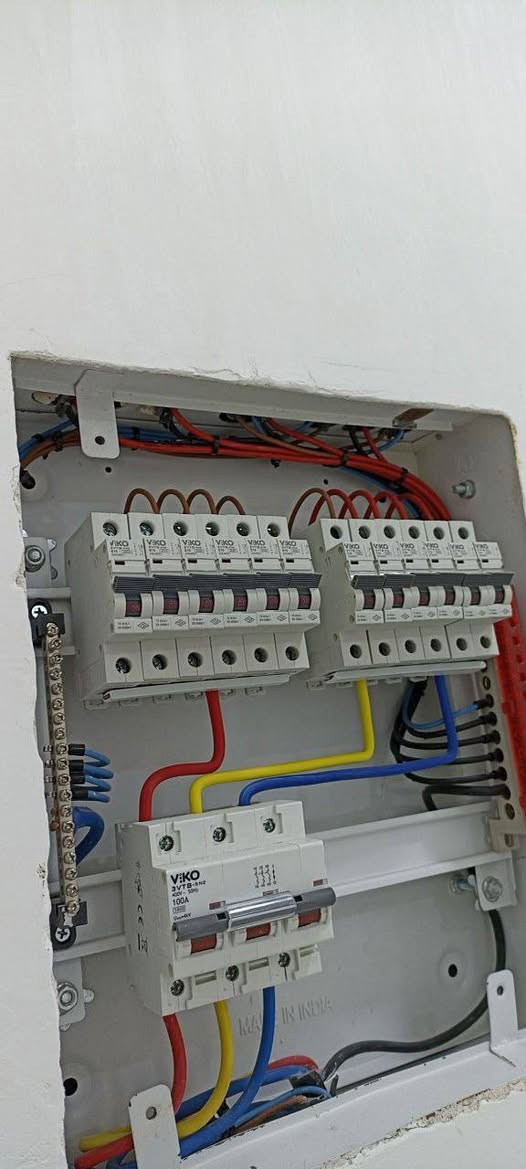 تأسيس كهرباء • منازل وأبنية • كاميرات وإنترنت