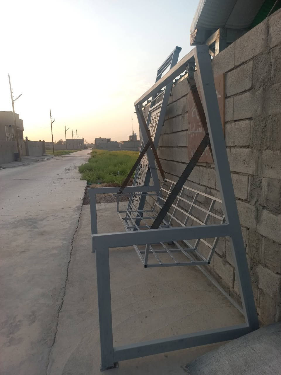 من رخصة الادمن للبيع مرجوحة ١٣٥الف باب سياج ١٣٠الف باب منور ٢٠٠الف بهرز ابو الكرم ***********
