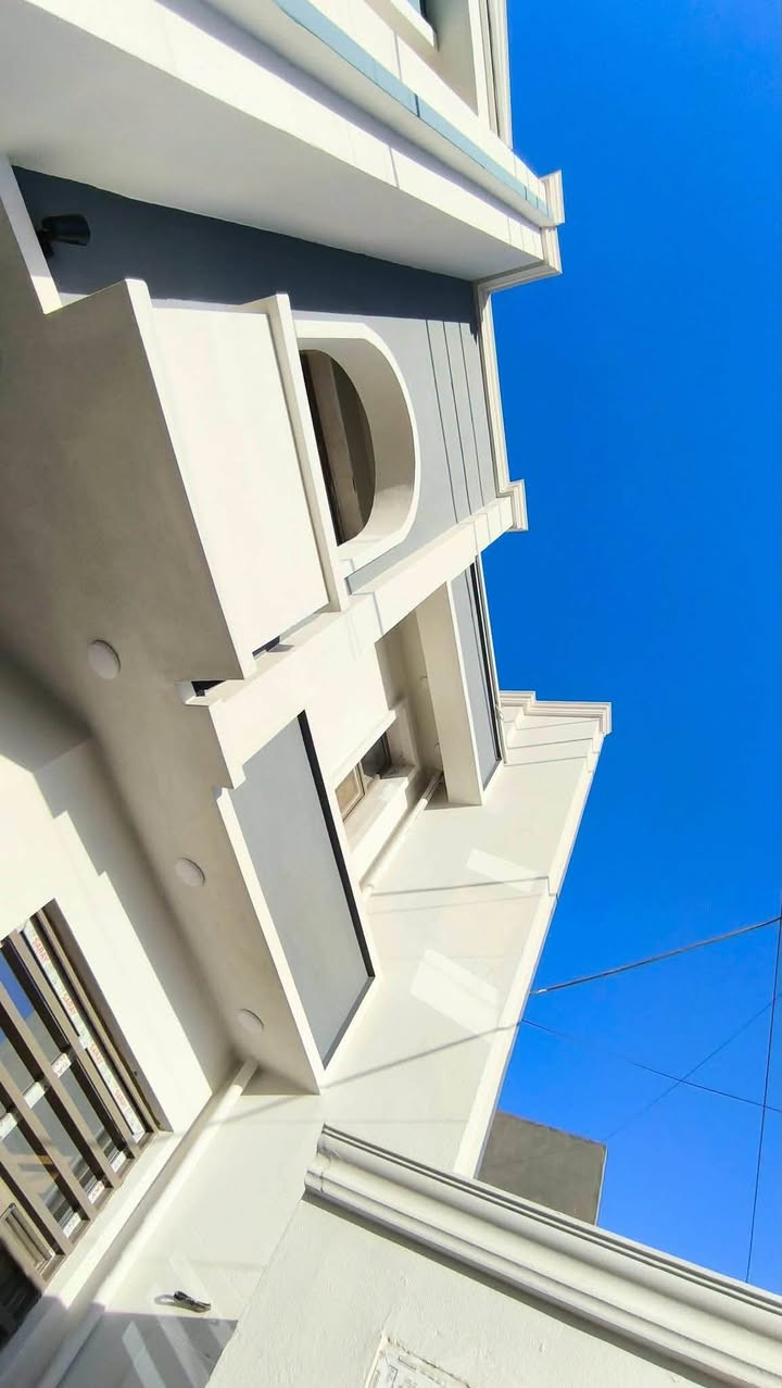 دارين للبيع مساحة ١١٥ متر
مواصفات كل دار 
🏠 صالتين 
غرفة نوم عدد 3 
مطبخ 
استقبال 
صحيات داخليه وخارجيه 

بناء حديث غير مسكون جاهز تسليم مفتاح 
📍 عنوان الدار حي الفرات مقابل مدرسة المتميزات قرب المدرسه الصينية الجديده 
للاستفسار اكثر خاص
او الاتصال ***********
