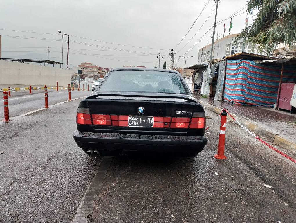 .bmw
ئارم پلاستيك سيلماني 520 گيرعادي ته بريد
2جام كاره با گيرو كه كينه به شه رت 
ئه كساي 3.23
4 تايه ي تازه 
ناوره ش
سلايت
ئارمو ئه والياتي بئ كيشه و به شه رت
سه ياره ي مه عره ز نييه 3 ساله لاي خؤمه 
سه ياره كه بئ كيشه يه و مالي دؤسته 
به نزين زؤر كه م ده خوات
ناو نيشان سليماني  
سيعري 34 گه لاو تؤزيك معامه له
*********** السليمانية, العراق
