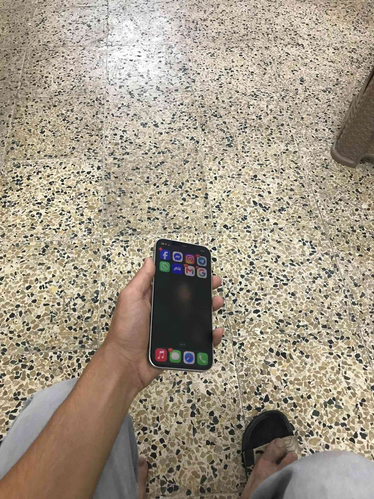 آيفون ١٢ برو • ١٢٨ • كاميرا مشوشة