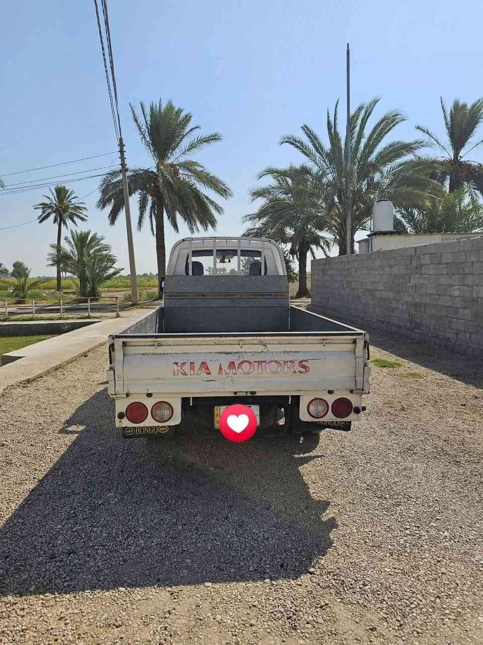 السلام عليكم 
كيا حمل للبيع ٢٠١٣ رقم بغداد 
السياره مكفوله وجاهزه كير محرك اكسن كفاله تخم تايرات جديد 
مكان السياره بغداد ابو غريب 
***********
***********
