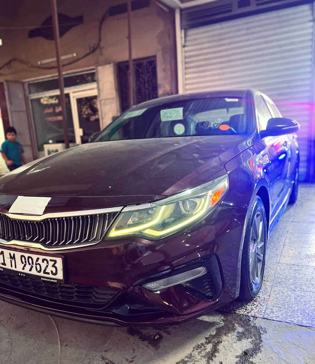 كيا اوبتما موديل 2019
حادث باب فقط بدون اي دواخل بجم كبس 
حته مزداتها بلاديات 
رقم بغداد بسمي سنويه ل31 وهزه جديده 
السياره ماشيه 65 الف حقيقي 
مكينه كفاله من الفتح 
صدر امامي خلفي تبريد كلهن شركة بشرط
رادار موجود بيها 
تحديد مسار 
مانع تصادم 
تحكم
شاشه كار بلي 
نقطه عمياء 
حساسات خلفيه
درايف مود 
وبعد بيها مواصفات 
سونار المندلاوي موجود بلمنشور ويه الصور 
مكان السياره بغداد الشرطه الرابعه
***********
السعر 120 وشايف كل الخير الياخذها
