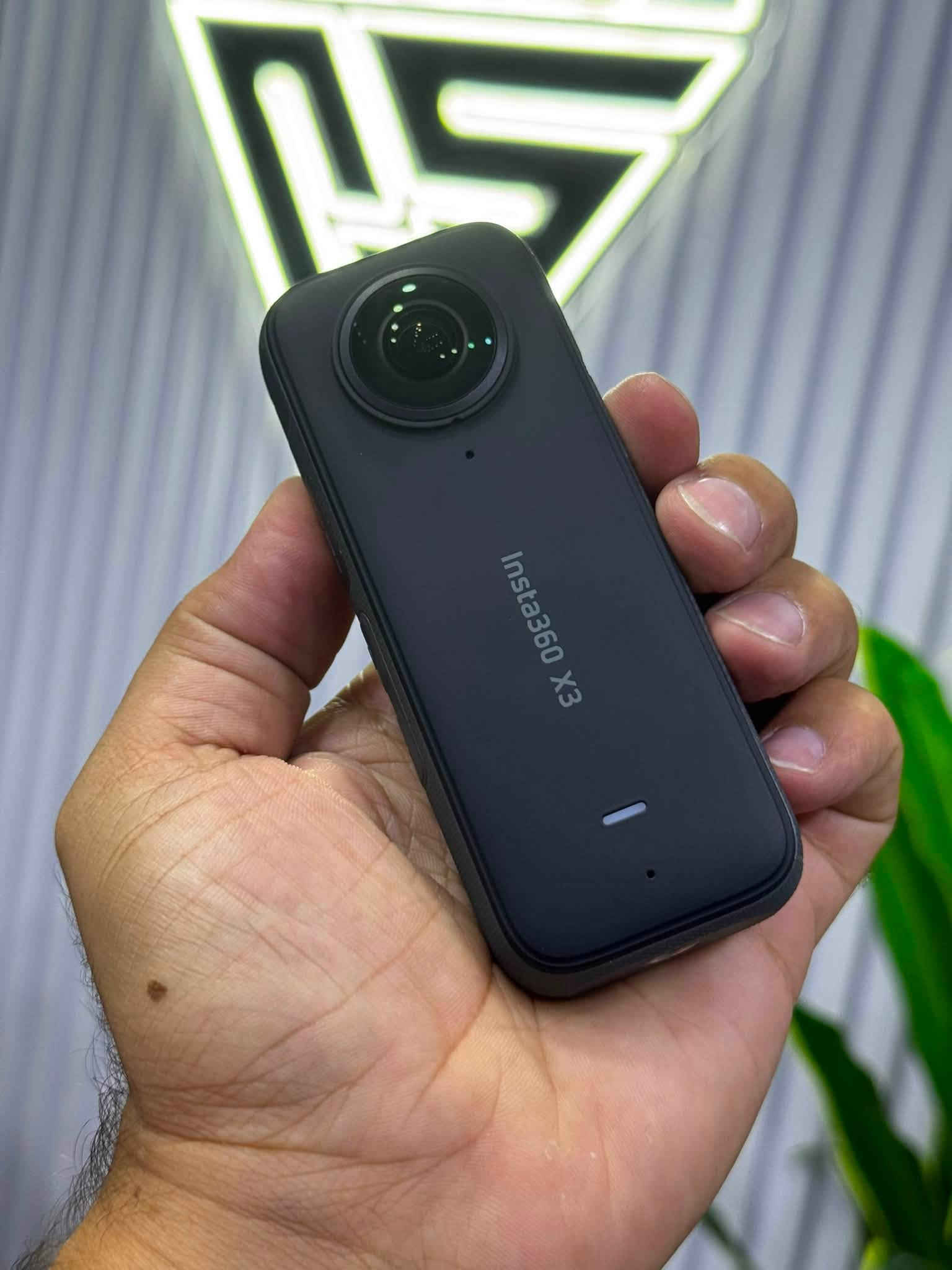 #daste_dw_مستعمل
———————————
#insta360 X3 & stand & selfie stick 
Clean 95%
