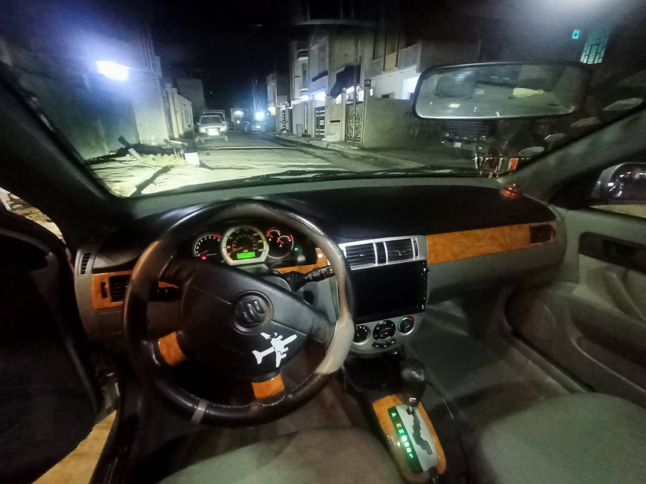 اوبترا فورنزا 2007
مبدل بونيد فقط شرعيها اني 
السعر 55$ وبيها مجال حك الجية 
***********
العنوان الموصل
