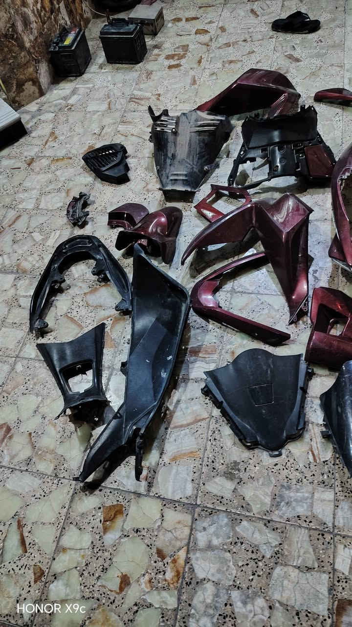 يهه السلام عليكم Pcx جيل ثاني ابيع كوم حديد دراجه طافيه كفرات كامله اكو كم كفر امفطر 700 وبيهه مجال

نص مكتوب في الصور:
- HONOR X9c
