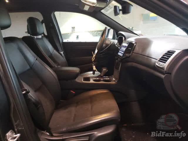 جراند شيروكي • V6 ٣٫٦ • ٦٥٠٠٠ ميل