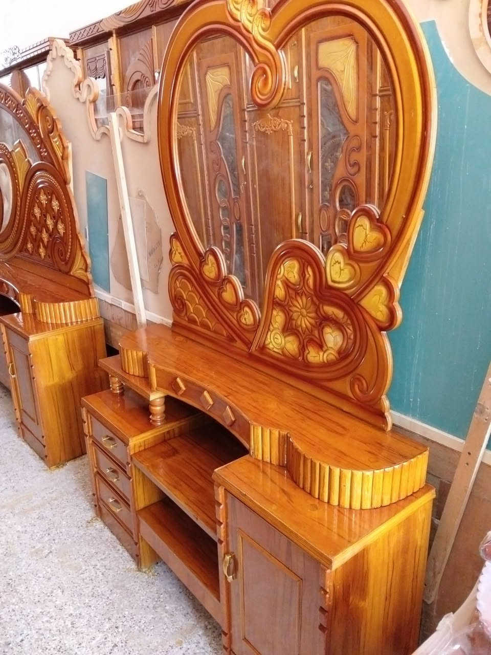السلام عليكم غرفة للبيع 7 باب طابقين صاج احطاطه داخل خارج ظهر جرجوبه صاج اخت الجديده بشرط السعر 850الف وبيه مجال العنوان كاطون الرازي شارع ابو رباح قرب جامع أسماء الله الحسنى مزاد ابو كرار الغريباوي ***********
