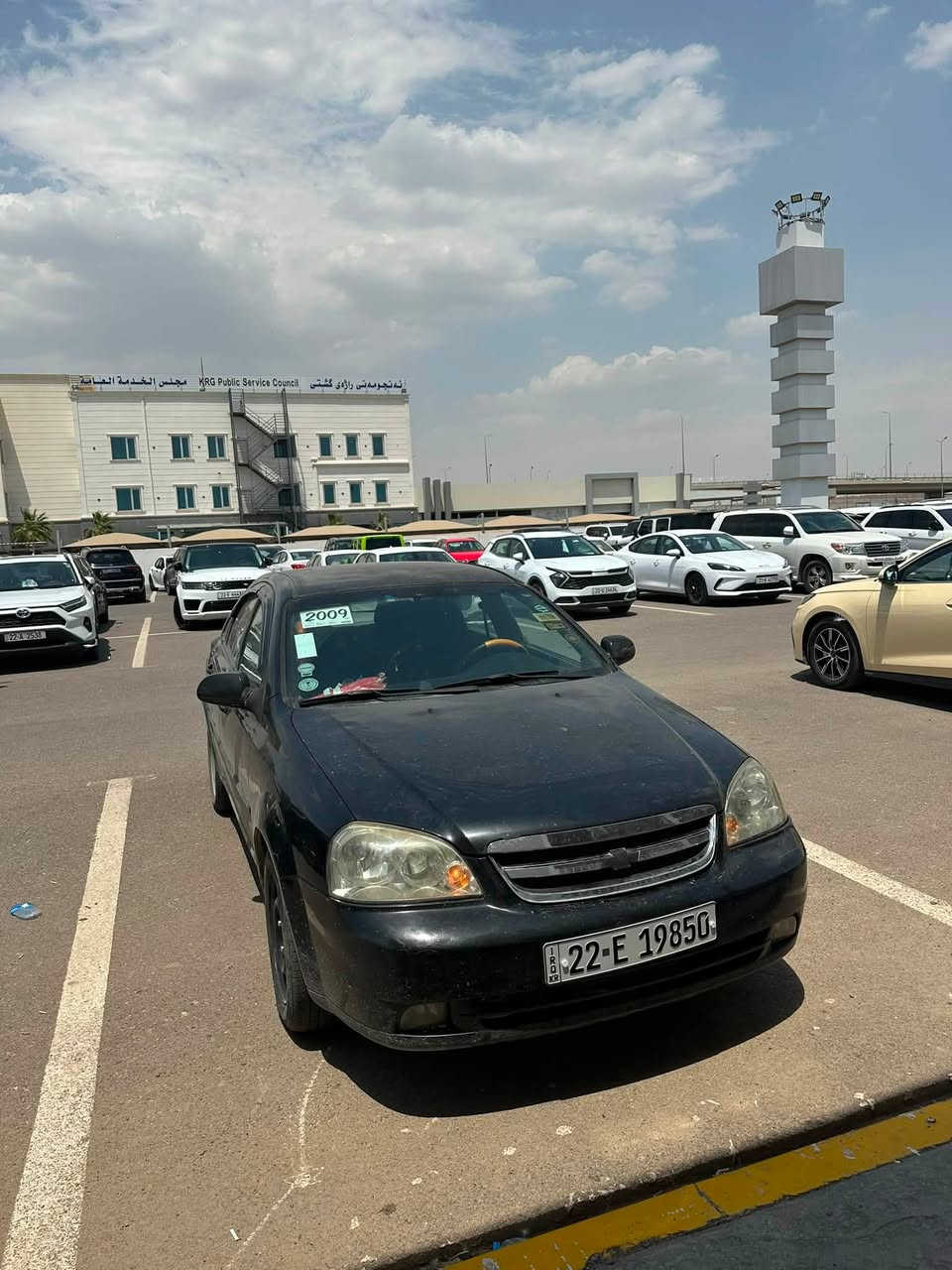 السلام علكيم 
للبيع اوبتراء موديل ٢٠٠٨ 
 سيارة بسمي 
بيها صندوق وبوند وسقف تقحيل 
 السعر 70 وبي مجال 
***********
