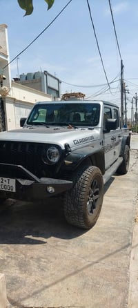 جیپ گلادیاتور ٢٠٢٢ • V6 3.6L • اطارات ٣٥