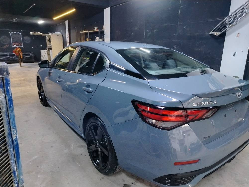سلام عليكم اخوان للبيع نيسان SENTRA موديل 2024 مواصفات SR ماشي 7000 الف مايل لون مميز سمنتي  سياره بدون صبغ بدون دواخل شرط نقطه دواخل مابي بدون فتح اي برغي شرط بجم كبس لايت بلادي مالتها حتا عاميه بلادي مالتها بدون صبغ سياره خير من الله بدون اي نواقص كولشي بيها شرط فحص صور حادث موجود داخل منشور مكاني كركوك ملاحظه سياره كاتي تترقم شمالي ويها 3 شهر للترقيم  ارباكات كلها تبديل بلادي شرط فحص وصل سونار هم موجود *********** كركوك, العراق

نص مكتوب في الصور:
- 49229436
- 38275436