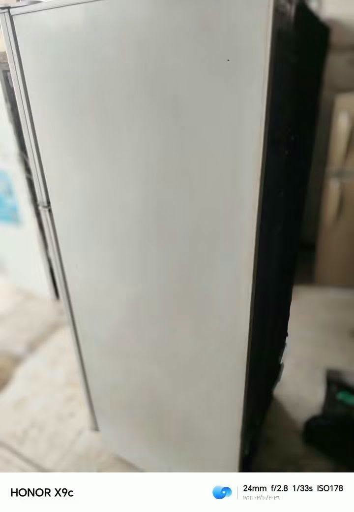 للبيع ثلاجه كونكورت ياباني تجميد فوك وجوه نضيفه علئ فحص سعر 130
***********

نص مكتوب في الصور:
- HONOR X9c 24mm f/2.8 1/50s ISO176
- HONOR X9c 24mm f/2.8 1/33s ISO178
- HONOR X9c 24mm f/2.8 1/50s ISO384
- HONOR X9c 24mm f/2.8 1/50s ISO264
- HONOR X9c 24mm f/2.8 1/50s ISO238