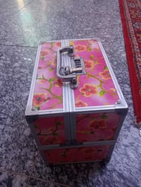 بوكس حافظة  مكياج اصلي ب15 الف ويه التوصيل للحجز واتساب فقط 0774986572...