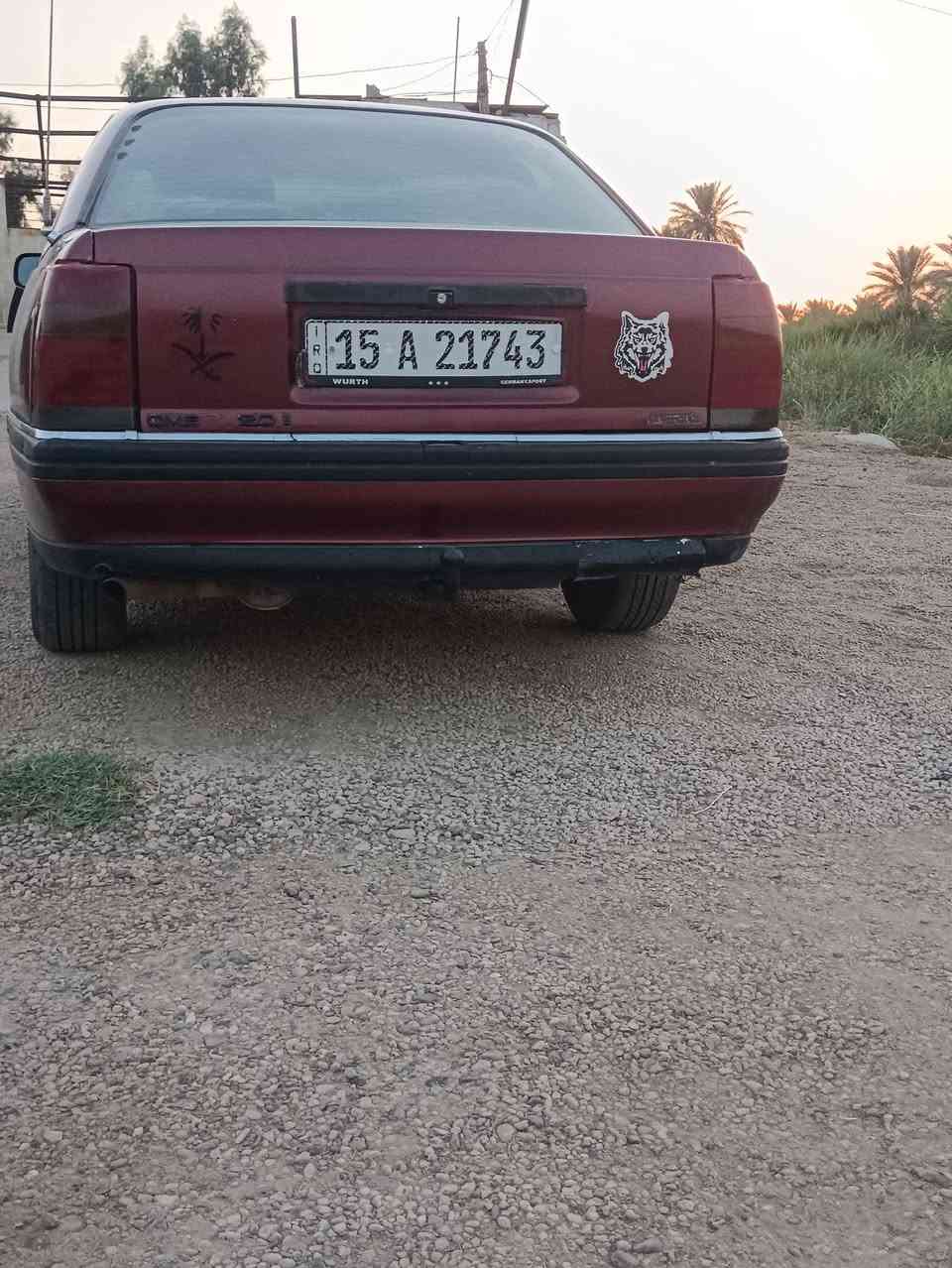 السلام عليكم للبيع اوبل اوميكا 92 رقم جديد هزه جديده سياره حلوه كاعده السعر 29 اوبيه مجال قليل مكان السياره الرمادي هاتف ***********@
