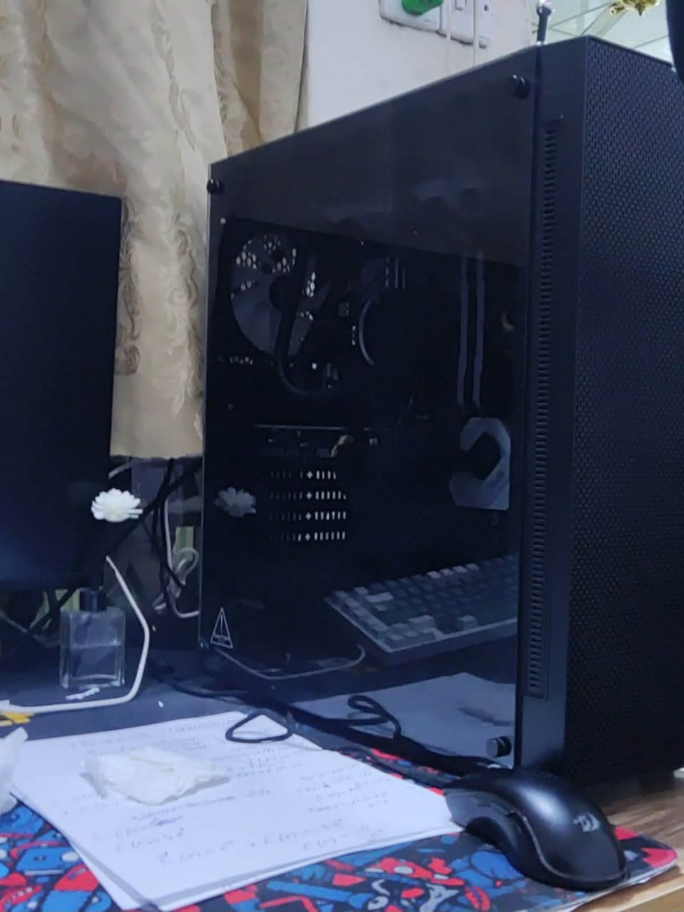 سلام عليكم PC للبيع جانت متروكه نضيفه المواصفات مذكوره في الصور مكاني البصره للاستفسار *********** واتساب فقط متوفر
