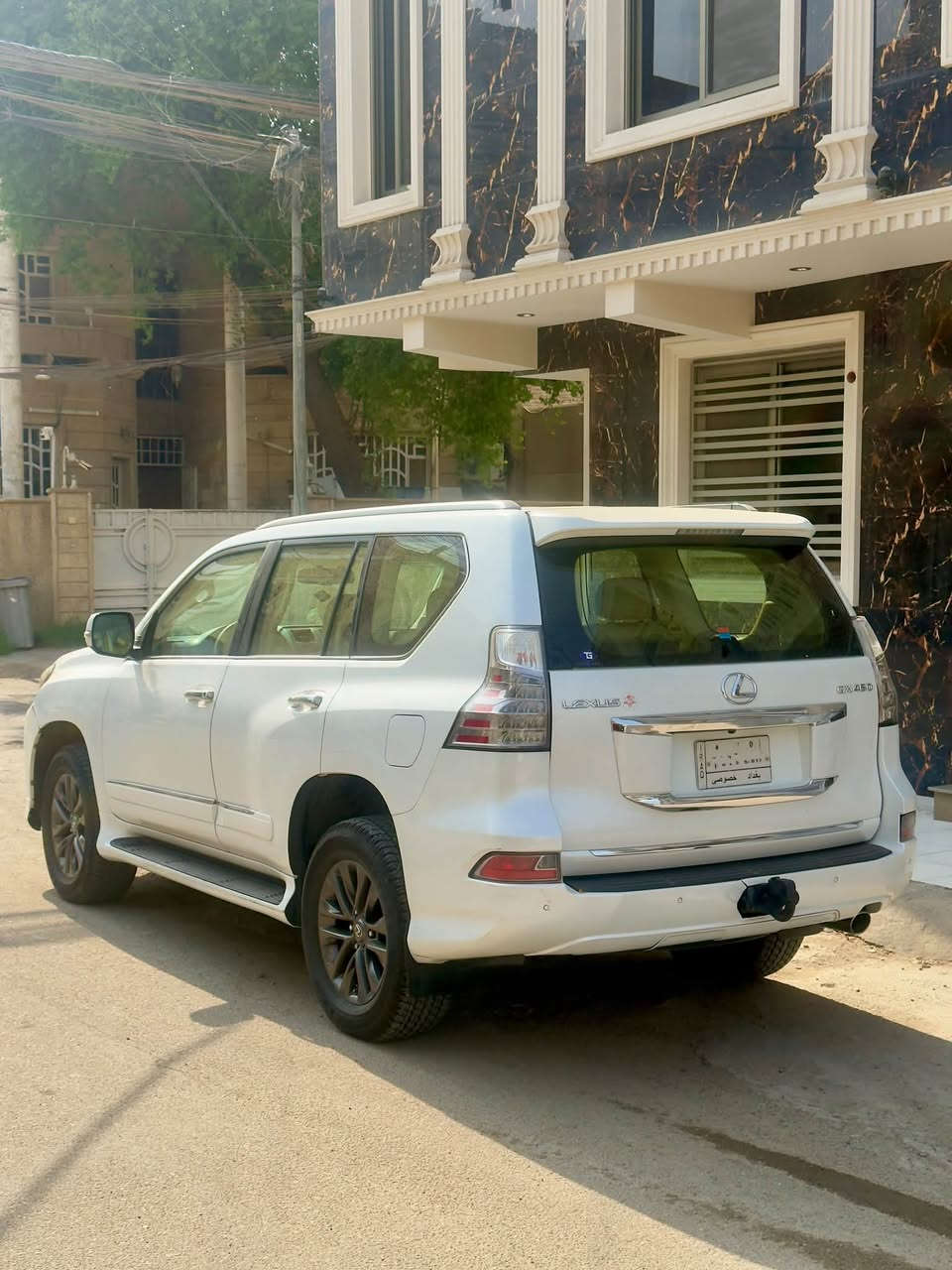 لكزس GX460 • 8 سلندر • 120 الف