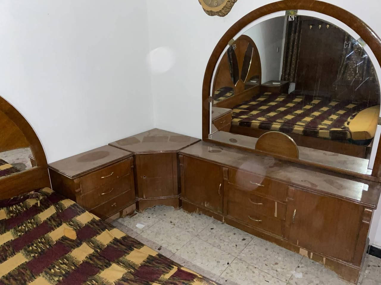 غرفه اخشاب • ميز تواليت • كنتور ٦ أبواب