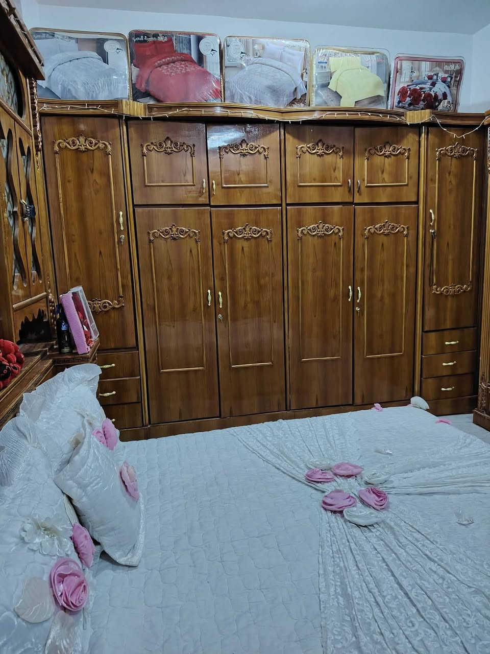 للبيع غرفه مسرح عراقي نظافه فول السعرمليون 300 بيها مجال العنوان الرمانه للاستفسار*********** واتساب@
