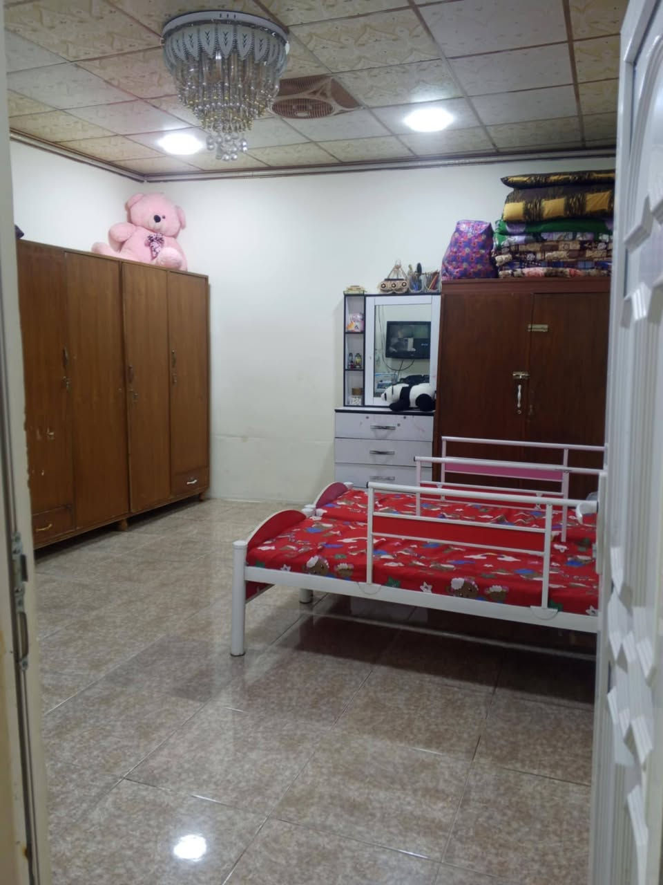 تبيت للبيع بعلي مراد يم بيت قايم قام مساحه 125متر سعره28وبي مجال للاتصال على الرقم ***********
