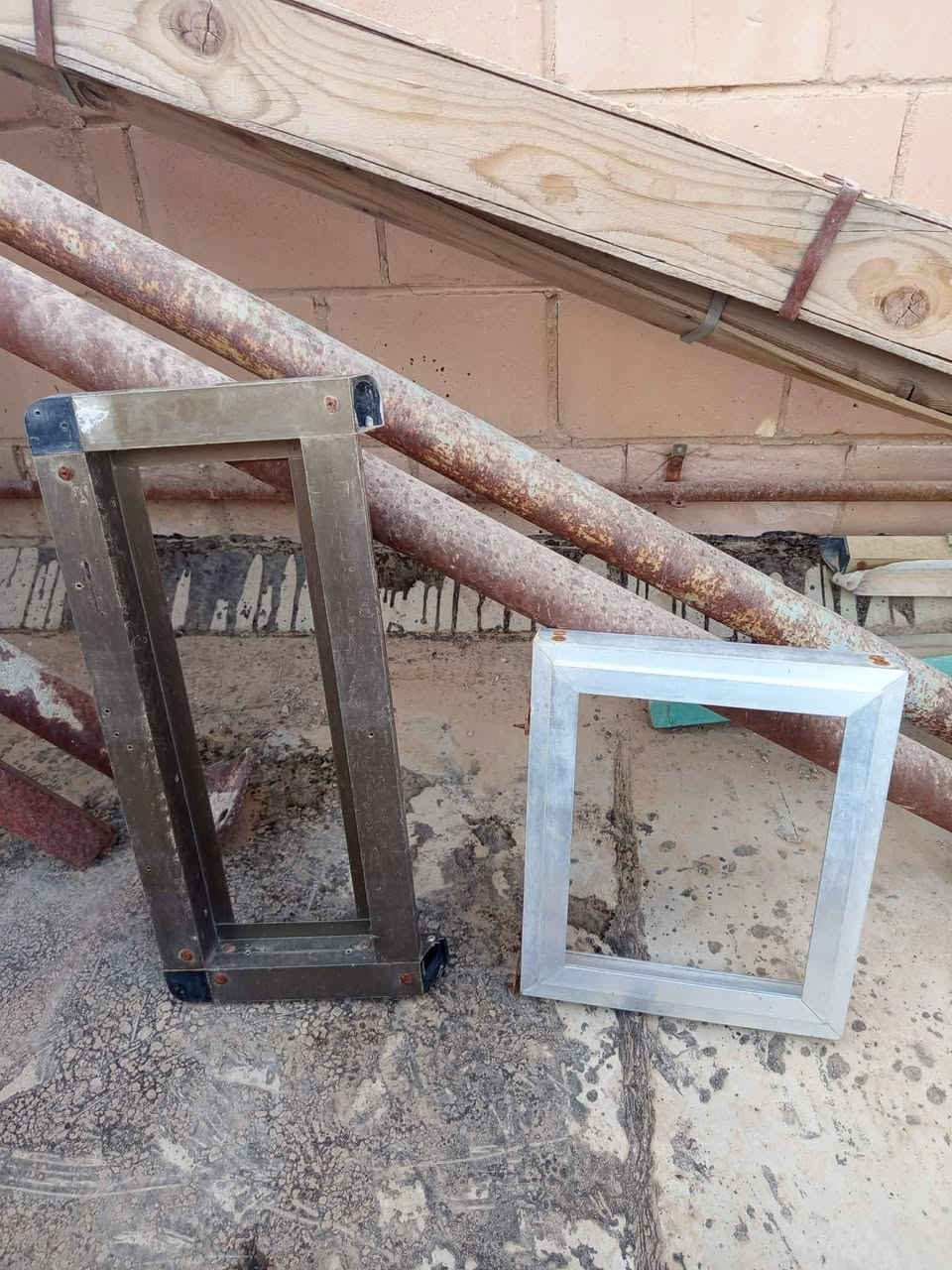 بوب وشبابيك ألمنيوم سعودي الأصلي  كلشي وسعره مكانه هيت حي السكك  إتصال ***********
