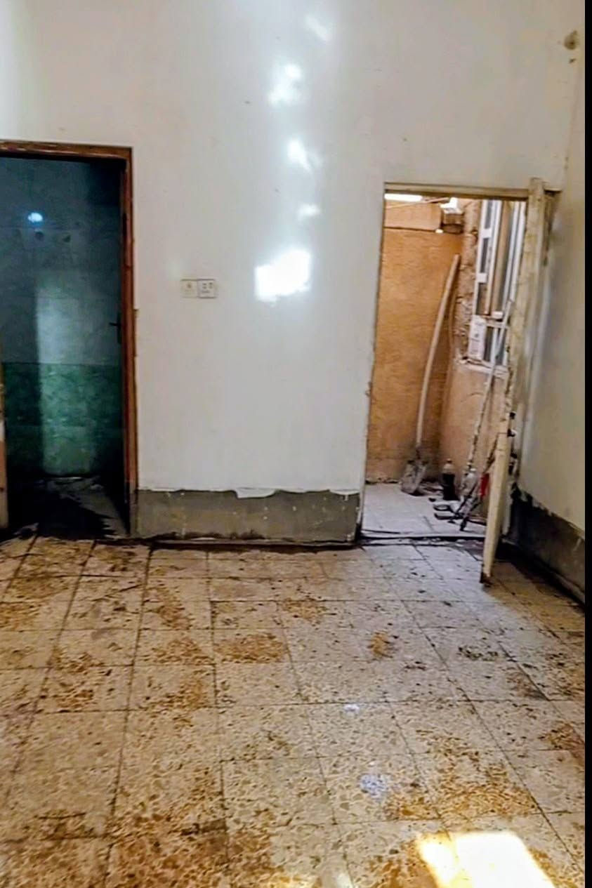 🏠  فرصة بيت للبيع العاجل..  بسعر أرض   
بيت 100 متر يصلح (حسينية، مبيت مواكب، مخزن، أو سكن) في كربلاء  🏠
📍 الموقع: حي الحوراء - نزلة القاضي (عامود 37) قرب أسواق آدم مباشرة .
📐 المساحة والبناء: 100 متر مربع (بناء كونكريت مسلح، طابق أرضي كامل ونظيف وجاهز للاستخدام الفوري)  .
🧱 التقسيم الداخلي: غرفتين، صالة واسعة، منور، حمام ومرافق صحية، مع درج داخلي.
 ميزة السعر: العقار معروض للبيع العاجل وبسعر تصفية أرخص من قيمة أرض فارغة بالمنطقة لقربه العالي من طريق المشاية .
📜 السند: سند 25 إقرار محكمة، والتحويل مباشرة باسم المشتري 
السعر : 70 مليون دينار عراقي كاش .
📞 للاستفسار والتواصل مع المالك مباشرة رقم الهاتف: ***********
