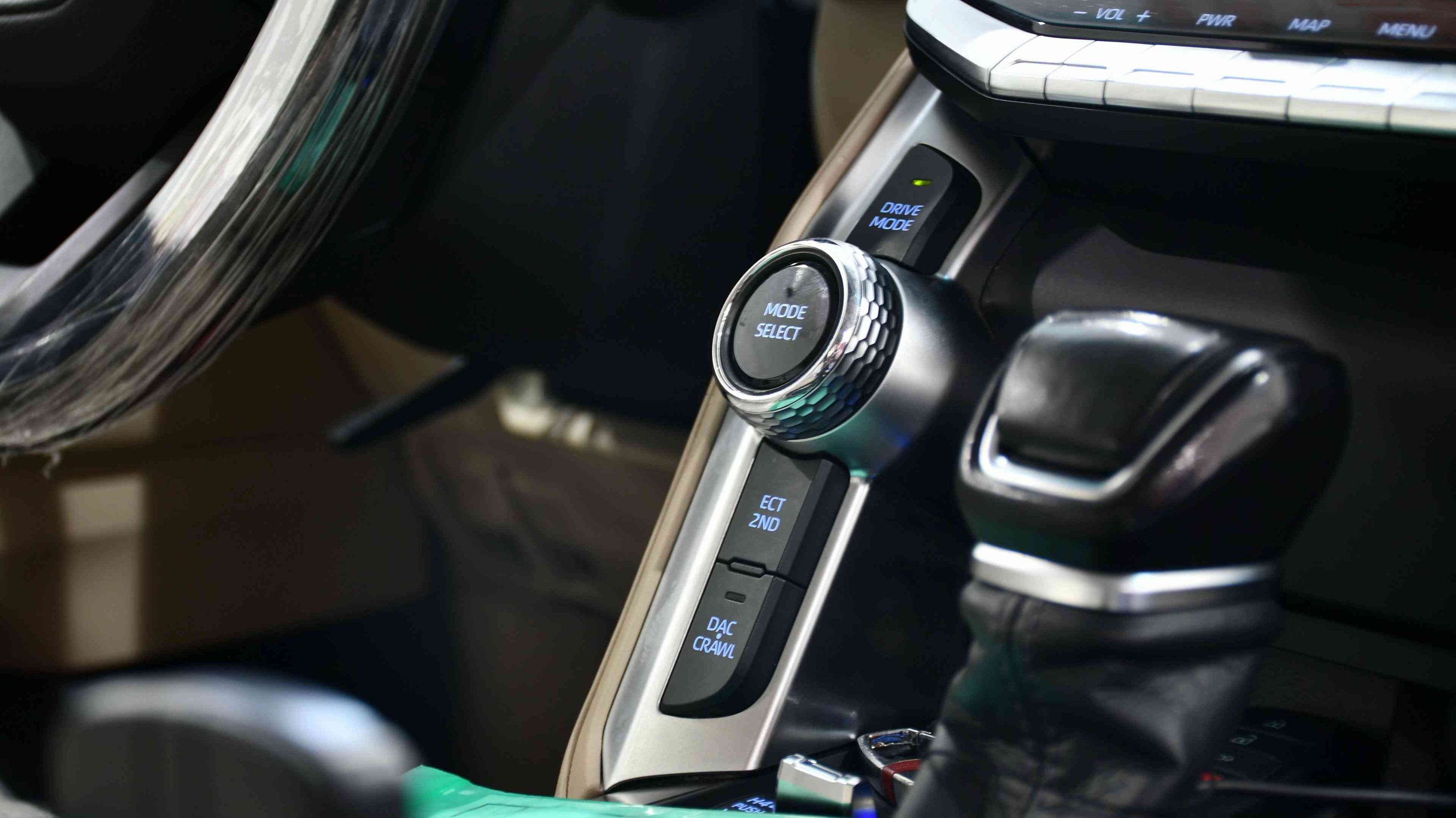 � للبيع | Toyota Land Cruiser GXR 2023 Twin Turbo لاندكروزر موديل 2023 وارد شركة جيهان – العراق 🇮🇶 فئة GXR Twin Turbo ✅ ضمان الشركة ✅ الممشى: 73,000 كم ✅ السيارة بحالة ممتازة 🔧 يوجد مكان صغير جداً تعديل PDR 💰 السعر: 618 ورقة 📞 للتواصل والاستفسار: ***********
