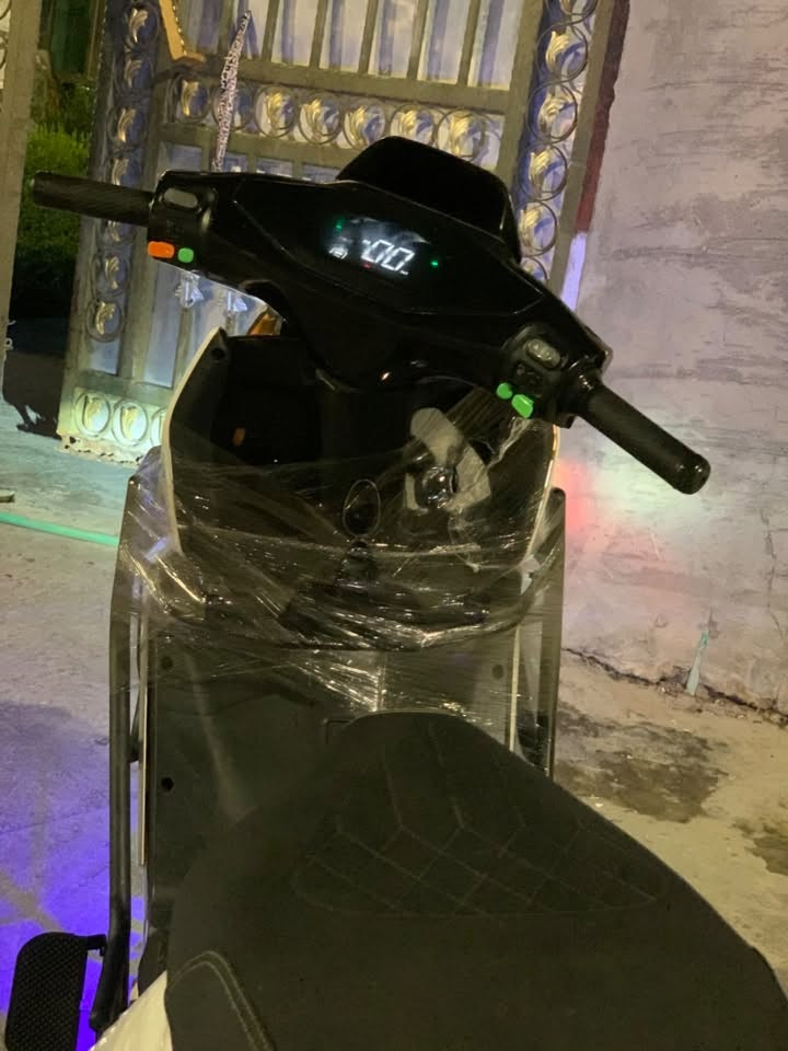 دراجه شحن 
فووووول نضافه 
6بطاريات مفوله شرط الفحص
الدارجه ناقصها بس بريك 
سعر 600 وبيها مجال 
موشراي لا تتصل 
***********

