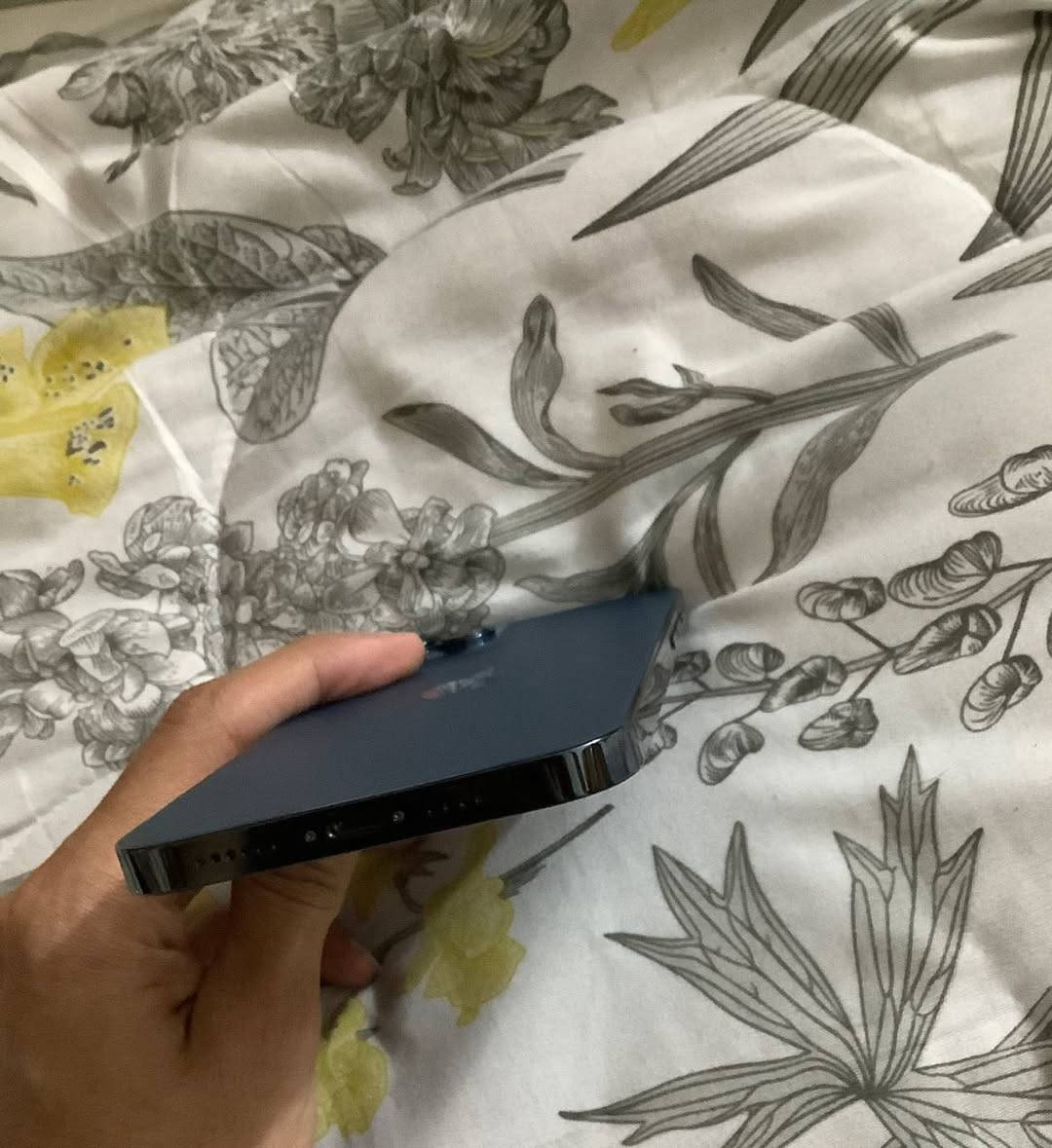 السلام عليكم ايفون ١٢ برو ماكس جهاز نضافه فول مستبدل شاشه وبطاريه نوعيات ممتازه فيس ايدي شغال سعره ٣٢٥ وبي مجال مكاني القاسم ***********
