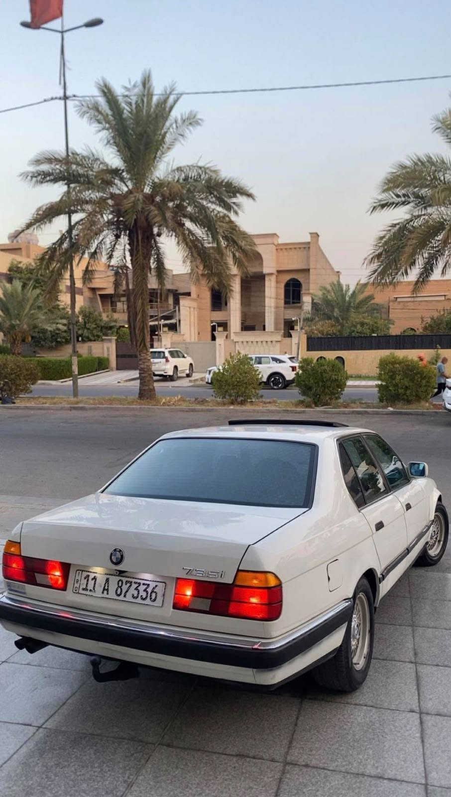 لبيع ۷٣٥ مودیل ۹۱ السياره كفاله 
عامه بدون صبغ بدون دکه جاكوج 
وكلشي بيها شغال السياره ع وضع 
الشركه السعر ۷۷.  العنوان كوت رقم تليفون ***********
