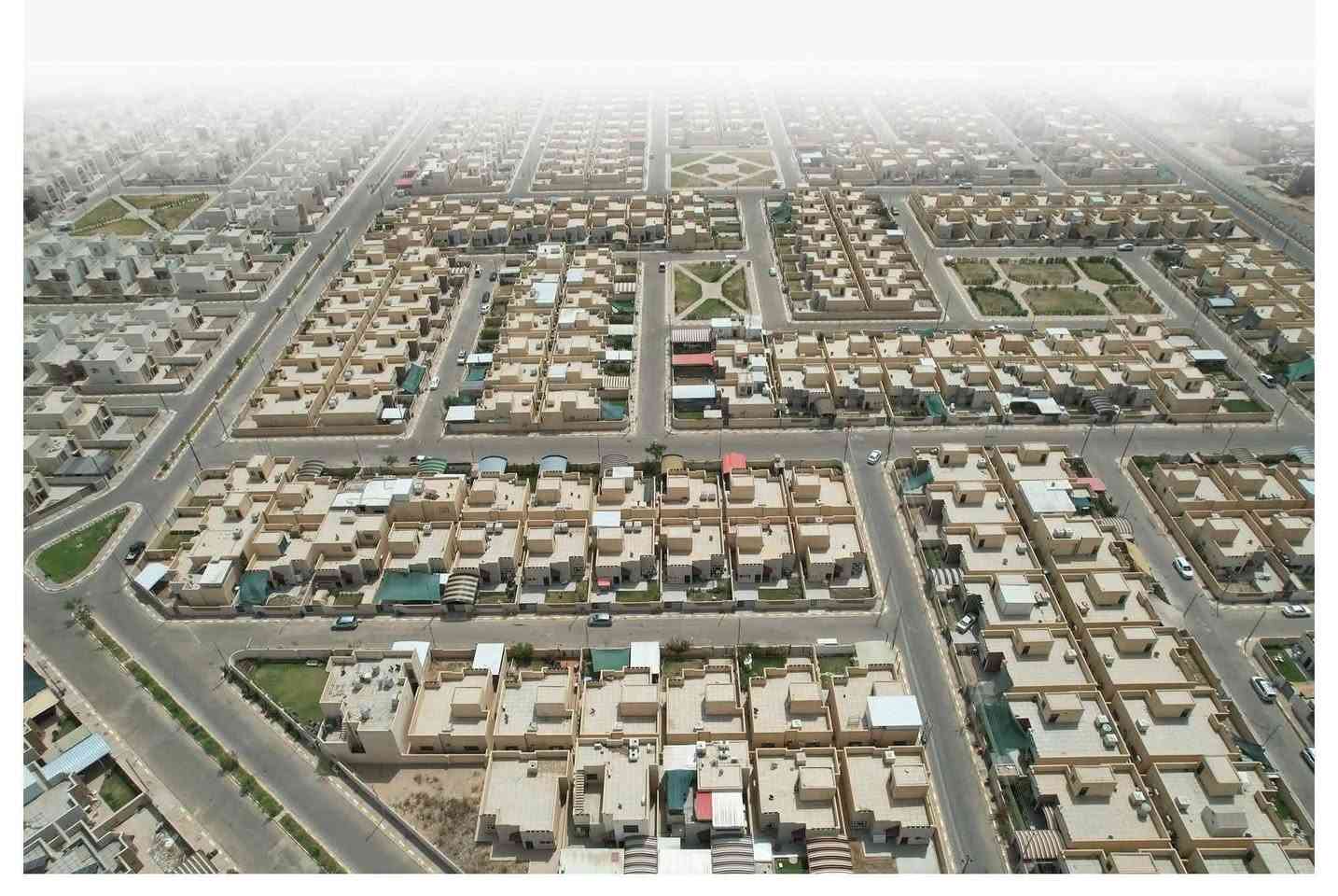 دار للبيع/بيع سريع
مجمع الجوهرة السكني 
السعر مناسب جداً 
المساحة ٢٥٠ متر 
غرفتين 
استقبال 
صالة داخلية صغيرة
غرفه سندويج في الطابق الثاني 
كراج + حديقه وسقيفه 
موقع مميز قرب الاسواق والجامع والمدرسه 
للاستفسار 
***********
#مكتب_المتميزين
