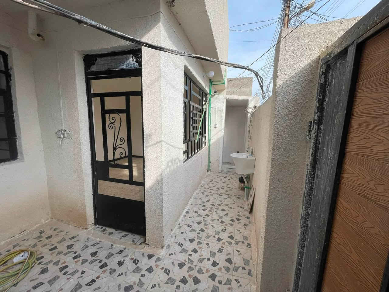 بيت للبيع مساحة 100 متر مربع
واجها 10 نزال 10 

منطقة الغرير شارع الظغط 

طابو زراعي سند 25 

للاستفسار ***********
