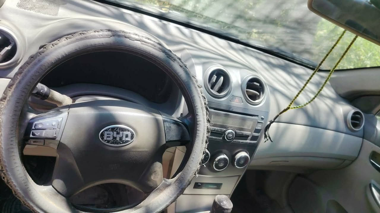 السلام عليكم سيارة بي واي دي موديل 12مكفوله كفاله عامه رقم بابل تحويل مباشر السعر 45 وبيها مجال مكاني بابل ***********

