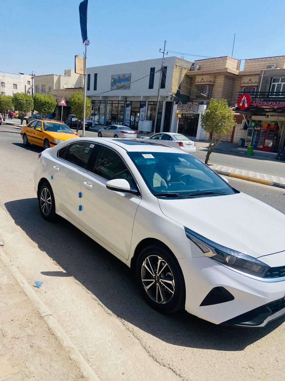 السلام عليكم سيراتو مكفول من الفتح والتبديل موديل 24رقم بغداد ماشيه 42  محرك 2000مكاني السماوه تفاصيل اكثر اتصال ب الرقم ***********
